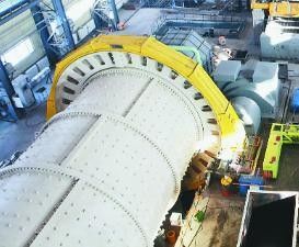 Minério autogêneo do moinho de bola da caída que mói 700 - 1500 quilowatts para a mineração