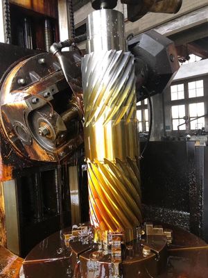 Carcaça do moinho que processa o eixo do pinhão para a usina