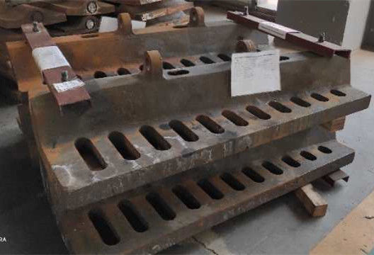 Peças sobresselentes do moinho de bola de aço da carcaça dos forros do moinho de bola do manganês e forro altos do moinho de ag/sag